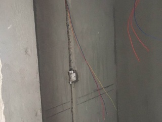 水、电管开槽施工