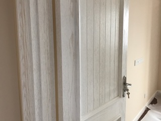 套装门、踢脚线安装