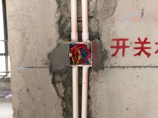 强、弱电路穿线施作