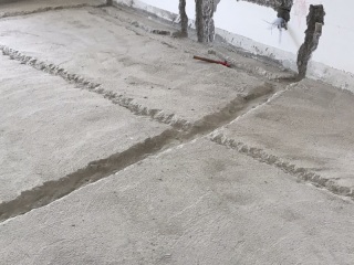 水、电管开槽施工
