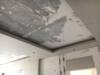现场背景墙及隔墙施作