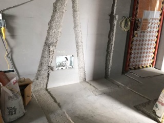 水、电管开槽施作