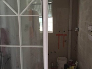 套装门、踢脚线安装