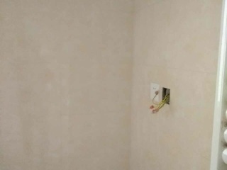 厨房、卫生间墙砖施作