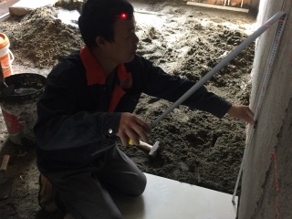 地砖铺贴及地面找平施作