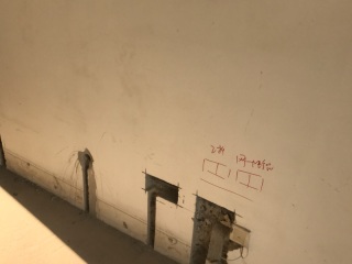 水、电管开槽施工