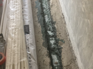 水、电管开槽施作