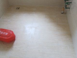地砖铺贴及地面找平施作