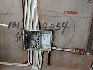 强、弱电路穿线施作