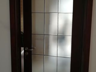 成品门及墙纸铺贴