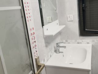 成品门及墙纸铺贴