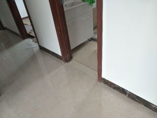 套装门、踢脚线安装