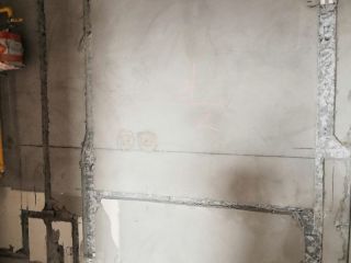 水、电管开槽施作
