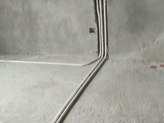 水、电管开槽施作