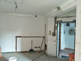 水、电管开槽施作