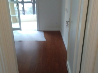 实木复合地板铺设