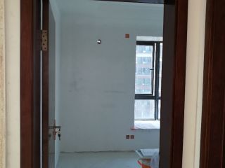 地砖铺贴及地面找平施作