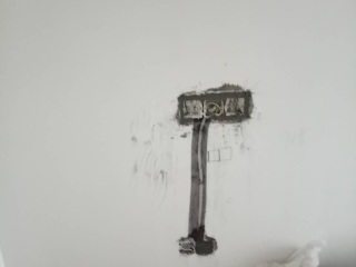 强、弱电路穿线施作