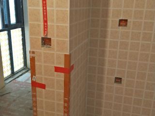 厨房、卫生间墙砖施作