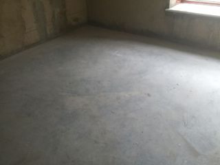 地砖铺贴及地面找平施作
