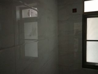 厨房、卫生间墙砖施作
