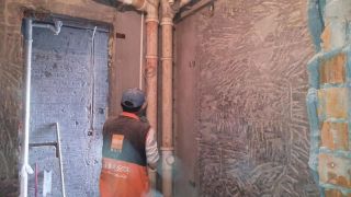 水、电管开槽施工
