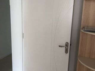 成品门及墙纸铺贴