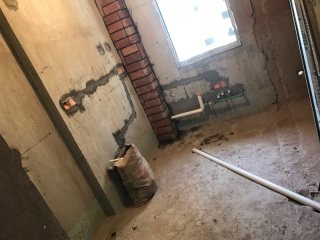 水、电管开槽施工