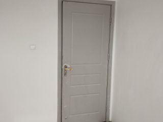 成品门及墙纸铺贴
