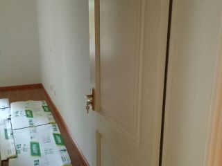 成品门及墙纸铺贴