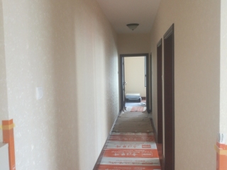 成品门及墙纸铺贴