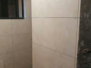 厨房、卫生间墙砖施作