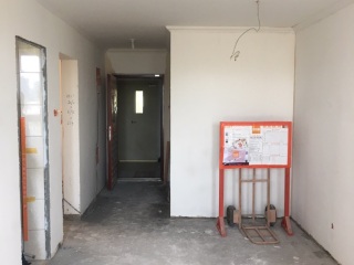地砖铺贴及地面找平施作