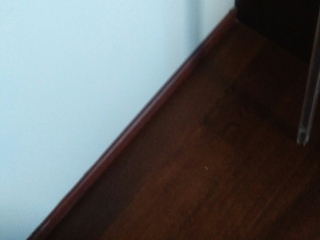 套装门、踢脚线安装