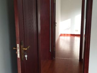 成品门及墙纸铺贴