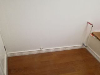 套装门、踢脚线安装