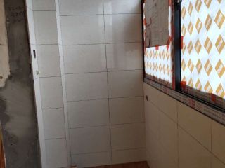 地砖铺贴及地面找平施作