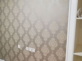墙、顶面乳胶漆及墙纸铺贴