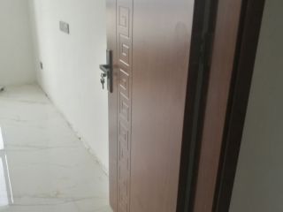 套装门、踢脚线安装