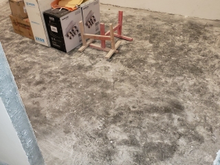 地砖铺贴及地面找平施作
