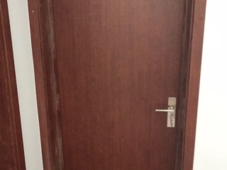 套装门、踢脚线安装