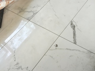 厨房、卫生间墙砖施作