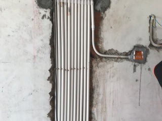 强、弱电路穿线施作