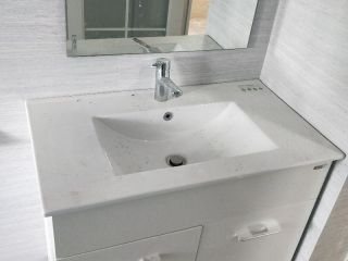 橱柜台面及台盆柜安装