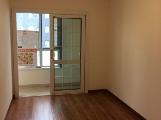 成品门及墙纸铺贴