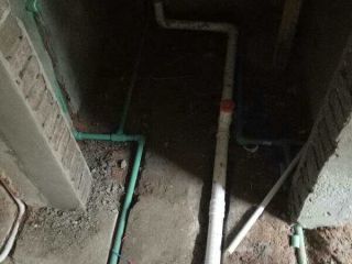 水、电管开槽施作