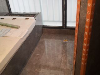 地砖铺贴及地面找平施作
