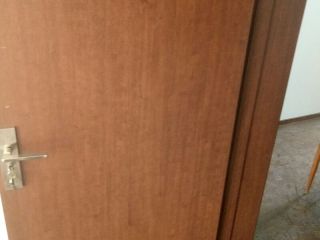 套装门、踢脚线安装
