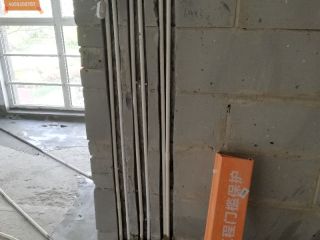 水、电管开槽施作