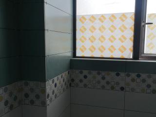 成品门及墙纸铺贴